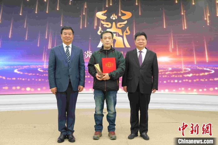 祭典Logo类最佳设计奖颁奖。湖南台办提供