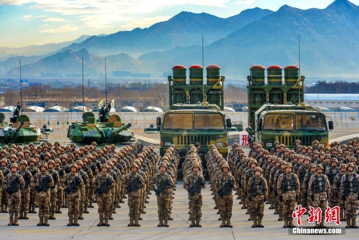 火力全开 西藏军区举行2021年首训