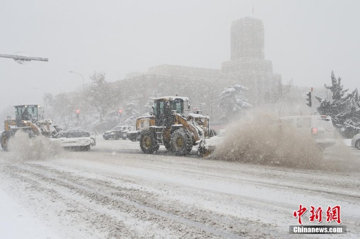 寒潮蓝色预警继续发布 多地感受“冰天雪地”