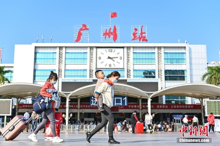 春节假期即将结束 多地迎返程客流