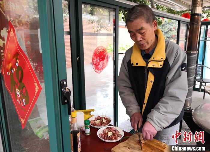 点击进入下一页