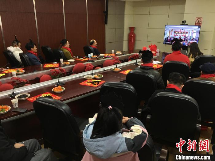 台胞相聚一堂迎新春：在武汉过年很安心