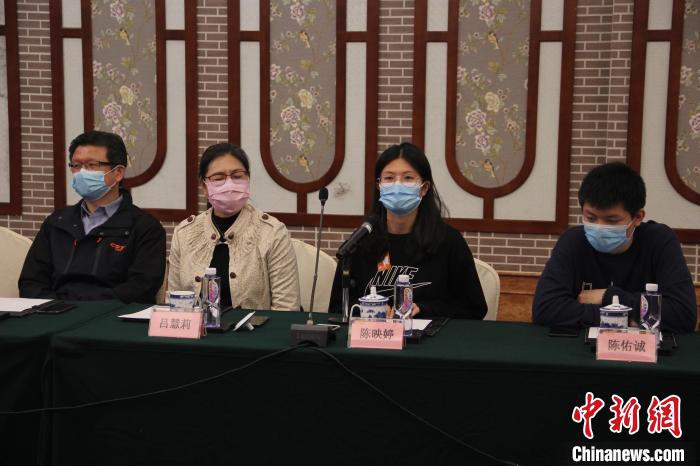 陈映婷在联谊会上发言。　宋松 摄