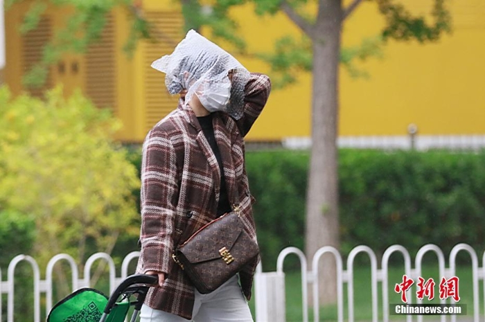 风沙雷雨电齐聚 北京天气很复杂