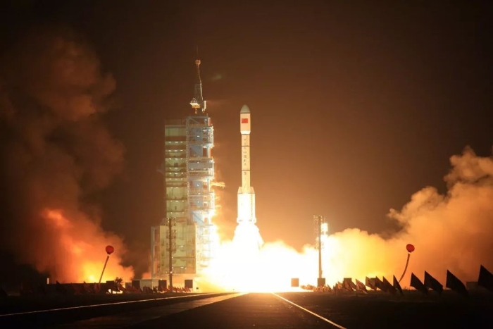 2011年9月29日，中国在酒泉卫星发射中心用长征二号F运载火箭将天宫一号目标飞行器发射升空。新华社记者 王建民 摄.jpeg