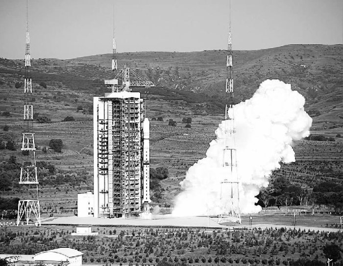 圖為2013年7月20日7時37分，我國在太原衛星發射中心用長征四號丙運載火箭，以“一箭三星”方式，成功將3顆技術科學試驗衛星發射升空。.jpg