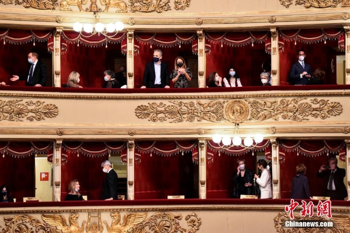 意大利歌剧院今年首次开放 观众纷至沓来