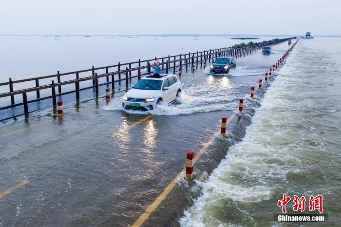 江西再现“水上公路” 目前已实行交通管制