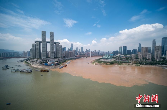 重庆两江交汇泾渭分明