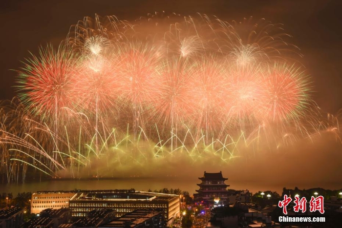 长沙举办大型音乐焰火晚会庆建党100周年