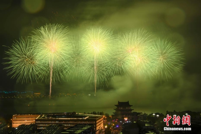 长沙举办大型音乐焰火晚会庆建党100周年