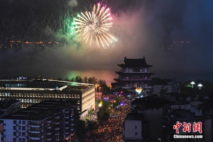 长沙举办大型音乐焰火晚会庆建党100周年