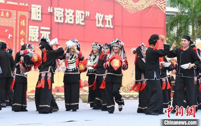 图为瑶族节日文化展演 林浩 摄