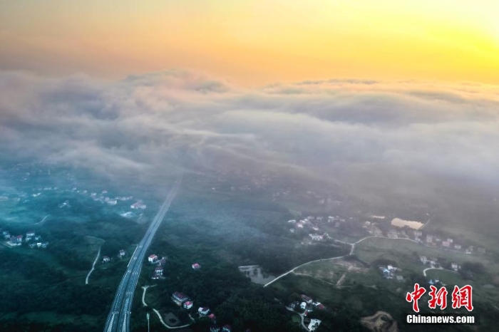 【沿着高速看中国】航拍江西九江绕城高速庐山青山湖大桥