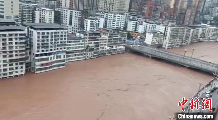 四川巴中强降雨致110个乡镇受灾