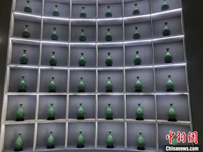 龙泉青瓷。　林波 摄