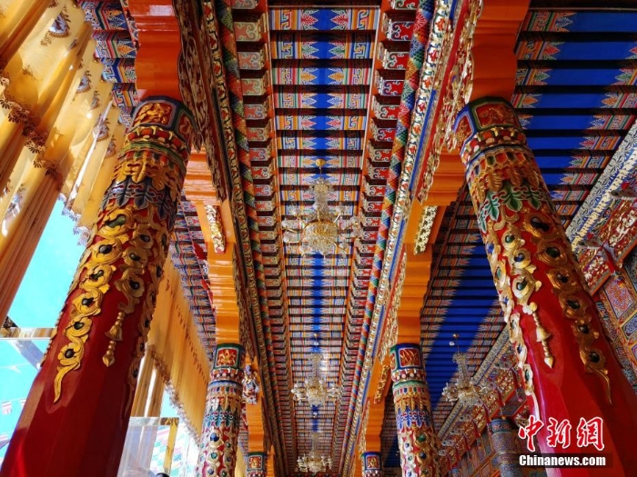 世界彩绘面积最大的单体藏传佛殿建筑在青海被认证