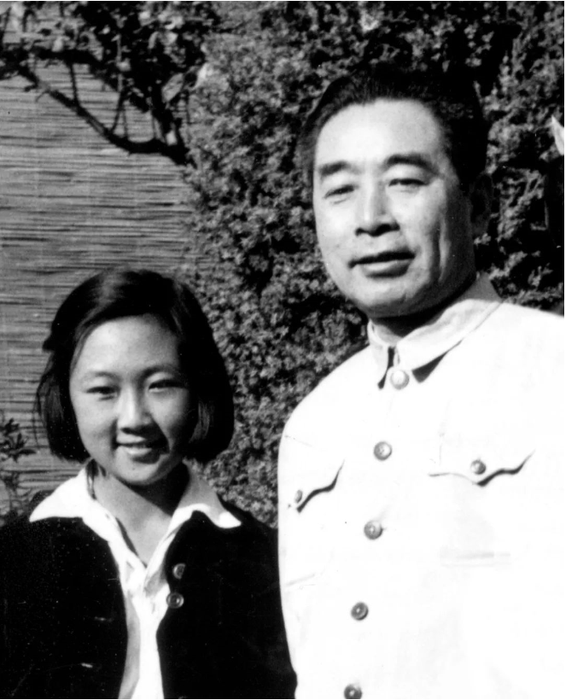 1952年3月与总理在西花厅