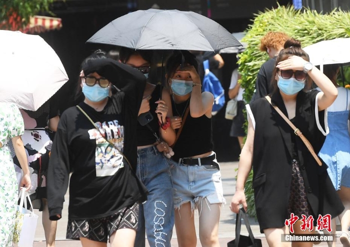 重庆连发高温红色预警：多地最高气温超40℃