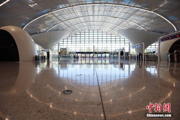 北京地铁环球度假区站开通运营