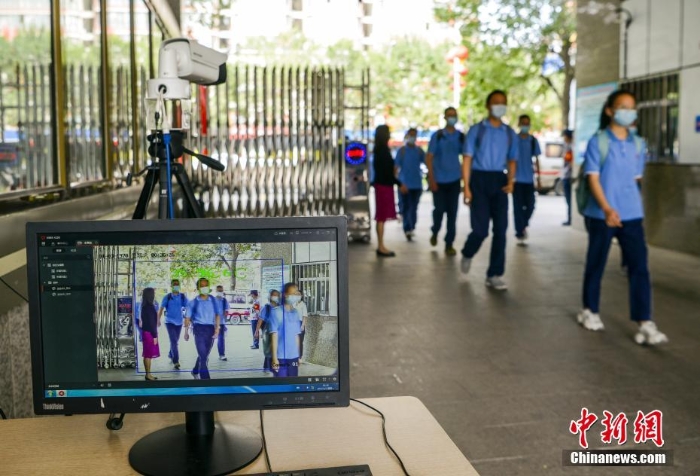 全国多地中小学迎来开学季