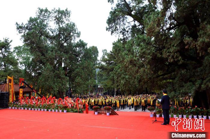 辛丑年重阳恭祭轩辕黄帝典礼在陕西黄陵举行。　朱浩龙 摄