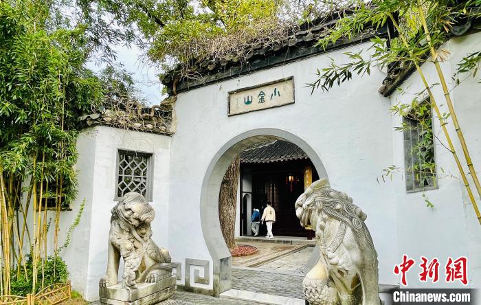 瘦西湖著名景点小金山。　张煜欢 摄