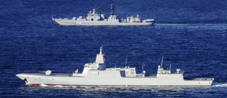 高度戰略互信：中俄海軍聯袂演繹“海空大戰”