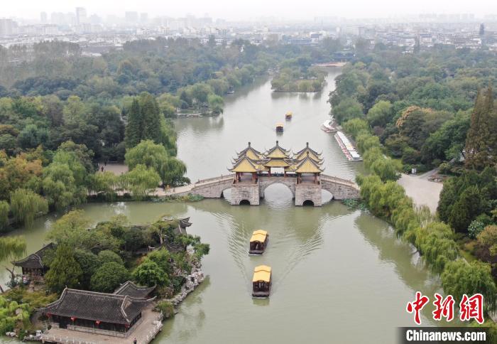 航拍扬州瘦西湖风景区。　泱波 摄