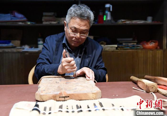 探访中国“年画之乡”河北武强木版年画制作技艺