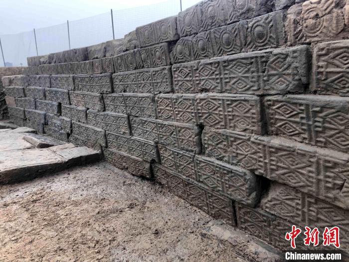 济南发掘29座古墓葬出土各式纹样汉砖多达10余种