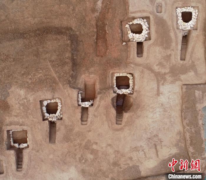 金元时期石室叠涩穹窿顶墓。　济南市考古研究院供图