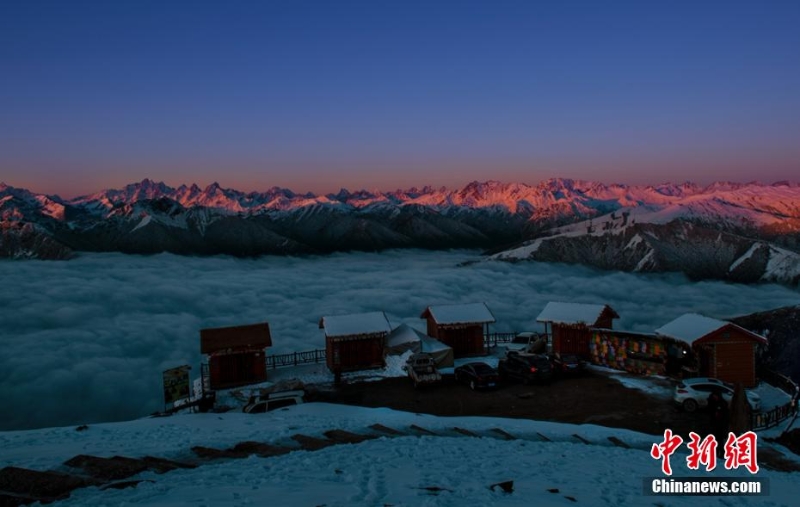 四川宝兴： 雪山云海星空美景如画