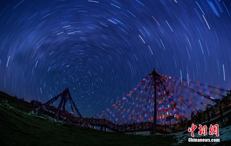 四川宝兴： 雪山云海星空美景如画