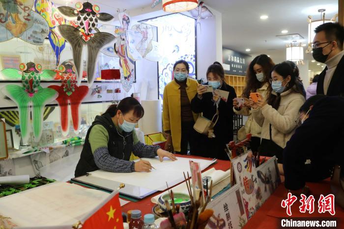 山东潍坊被联合国科教文组织授予“手工艺与民间艺术之都”称号