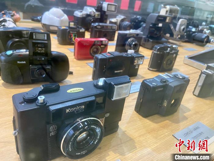 中国丽水摄影博物馆内收藏的老式相机 项菁 摄