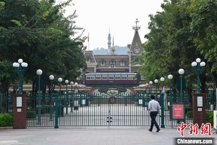 因曾有初步确诊病人到访，香港迪士尼乐园于17日关闭一天。　李志华 摄