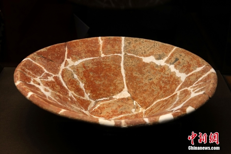 浙江上山文化考古特展举行 世界最早稻作彩陶遗址将申遗