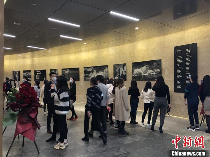 后工业时代，忙碌快速的节奏中，人们亟需文化的浸润。　受访者供图