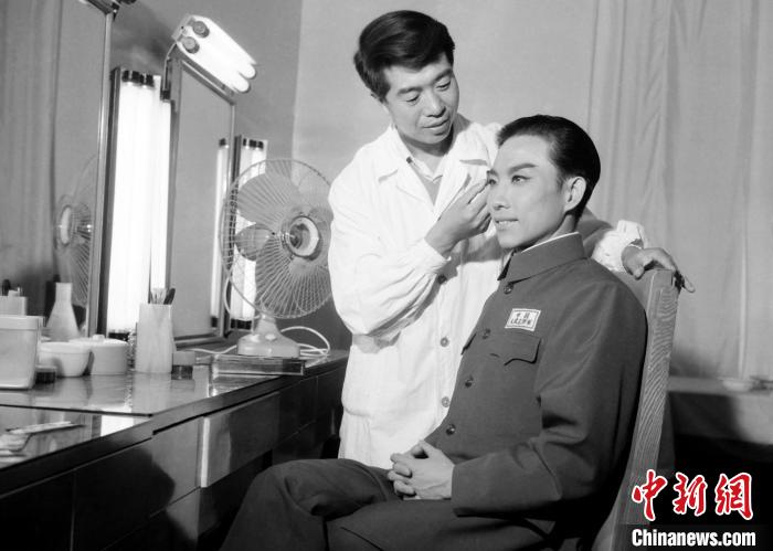 新中国第一代电影化妆师张立棠去世代表作《英雄儿女》