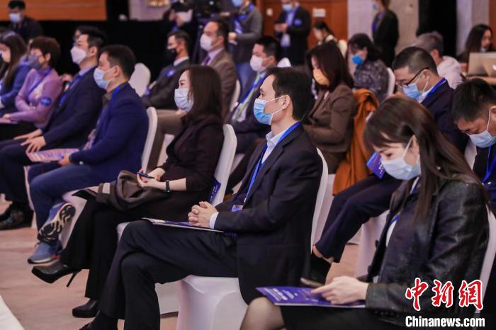 沪港澳三地百余名嘉宾和青年代表以线上线下方式参加论坛。　上海团市委供图