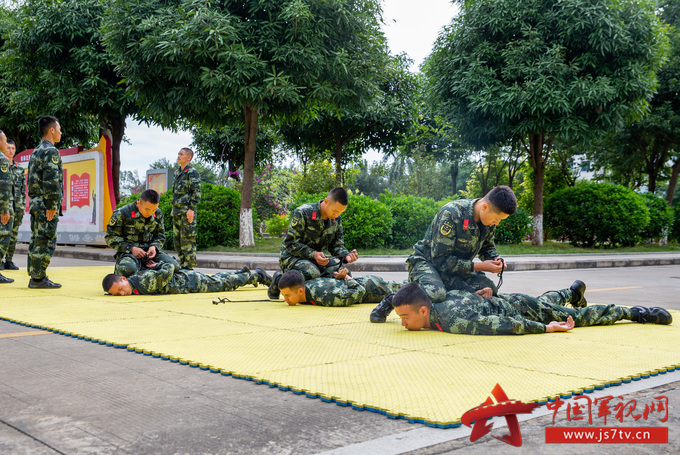 磨炼血性虎气新兵向战而行