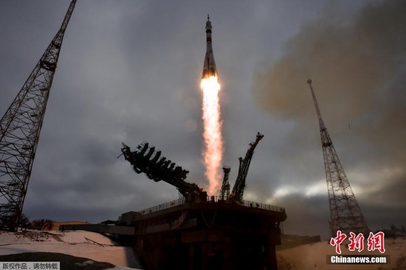 俄发射载人飞船 太空记者和游客飞往空间站