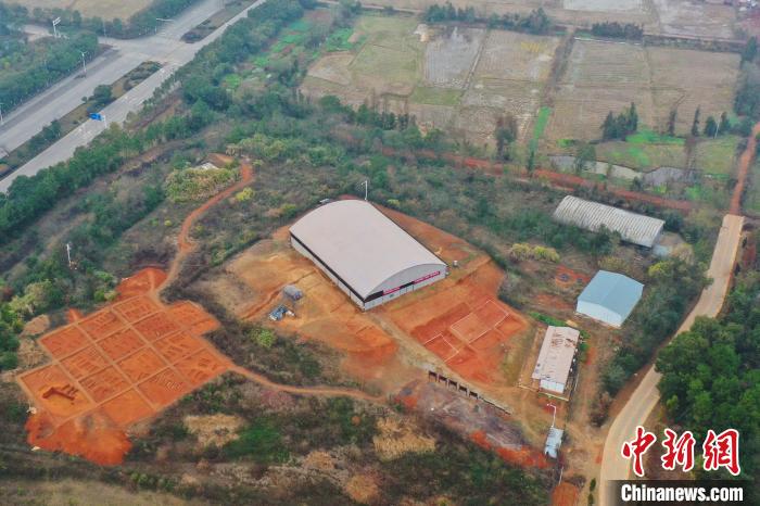 江西发现规模庞大东周时期墓葬出土2600余件套器物