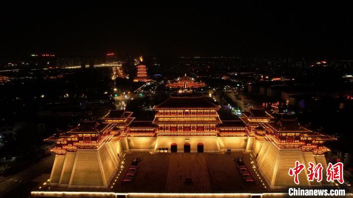 洛阳应天门夜景 剧组供图     图片来源：中新网