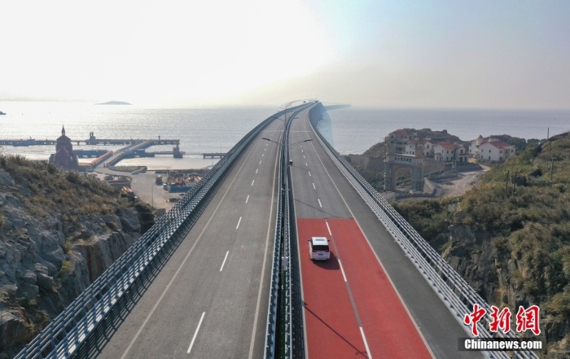中国最长连岛高速公路通车