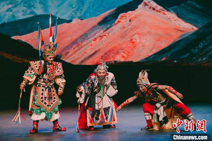 格萨尔藏戏《赛马称王》剧照 中国对外文化集团有限公司供图