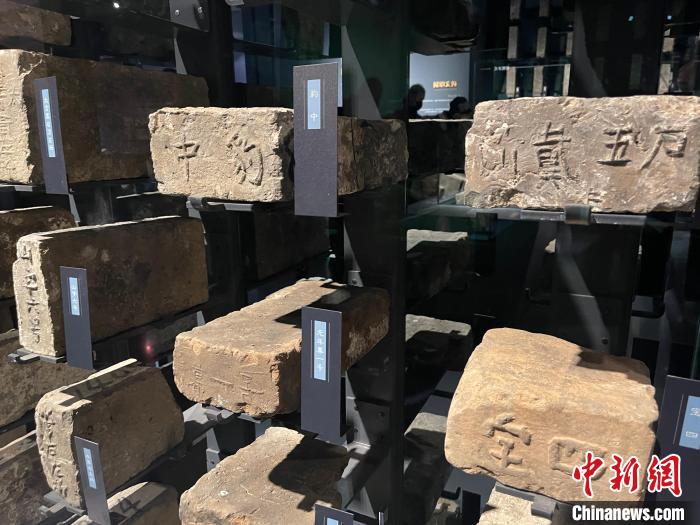 砖文。　徐珊珊 摄