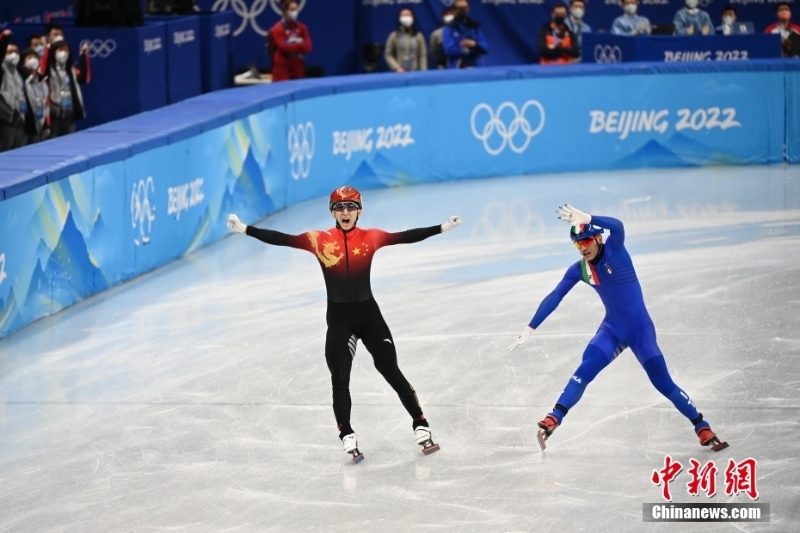 中国代表团北京冬奥会首金诞生