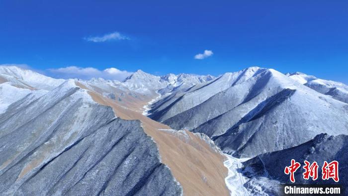 图为雪后祁连山国家公园青海片区。　马铭言 摄